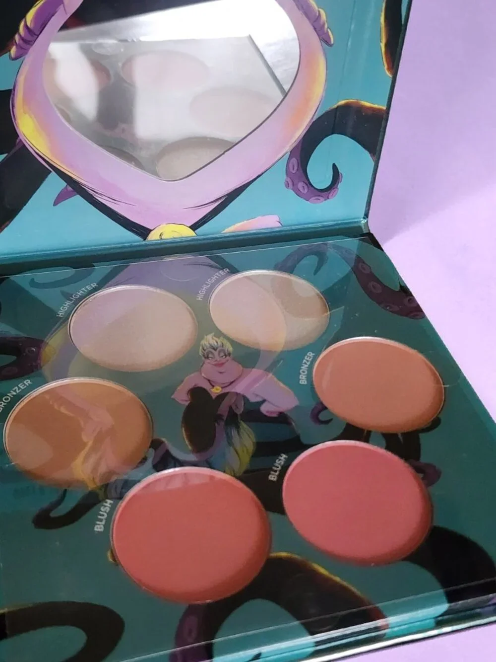 Disney Villains Ursula Complexion Palette – Bronzer, Highlighter & Blush (New)